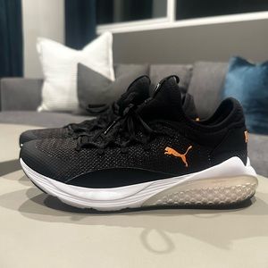 Puma SZ 8.5 Black with orange accents, Never worn - Excellent condition!